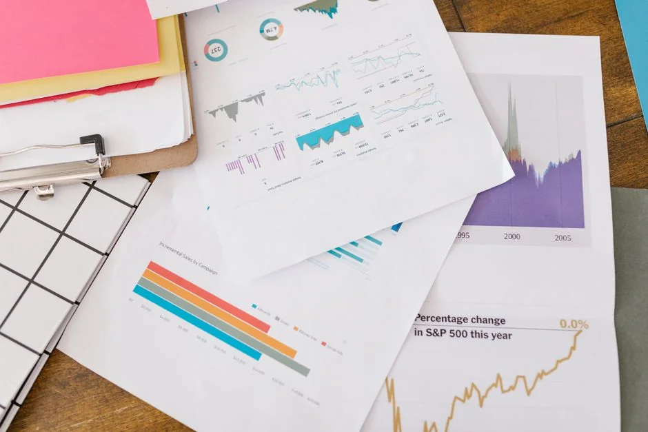 Adhesive notes featuring holiday marketing ideas for Christmas social media and email campaigns.